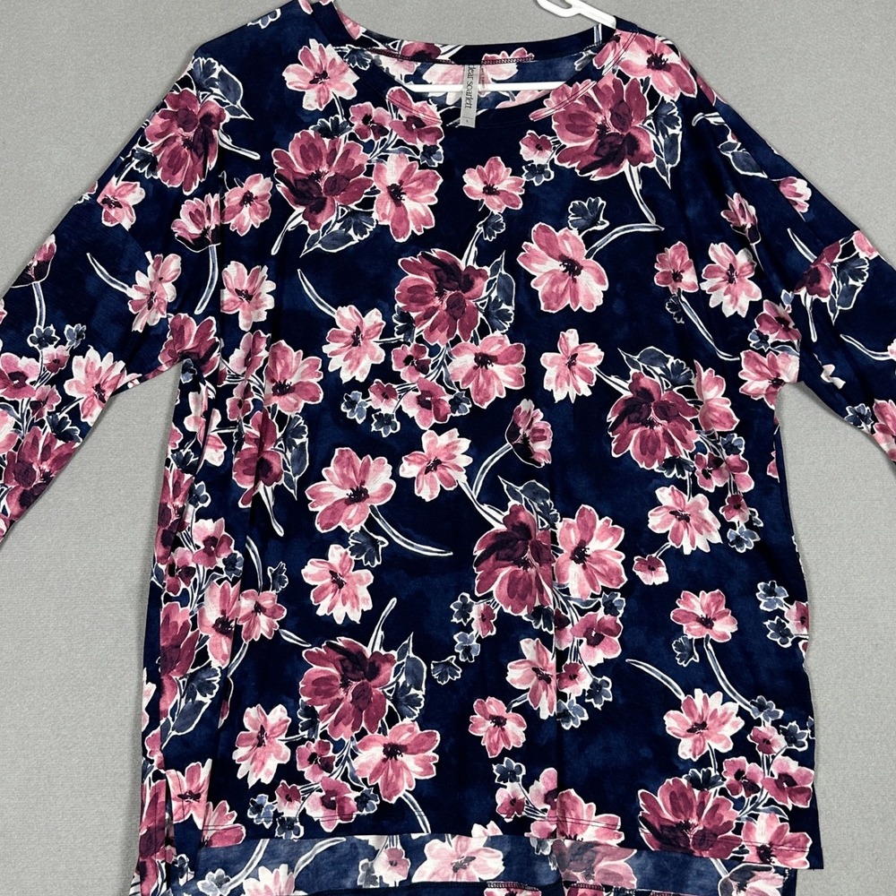 Dear Scarlett Tunic Top Womens Large Floral Navy Pink 3/4 Sleeve Stretch Casual